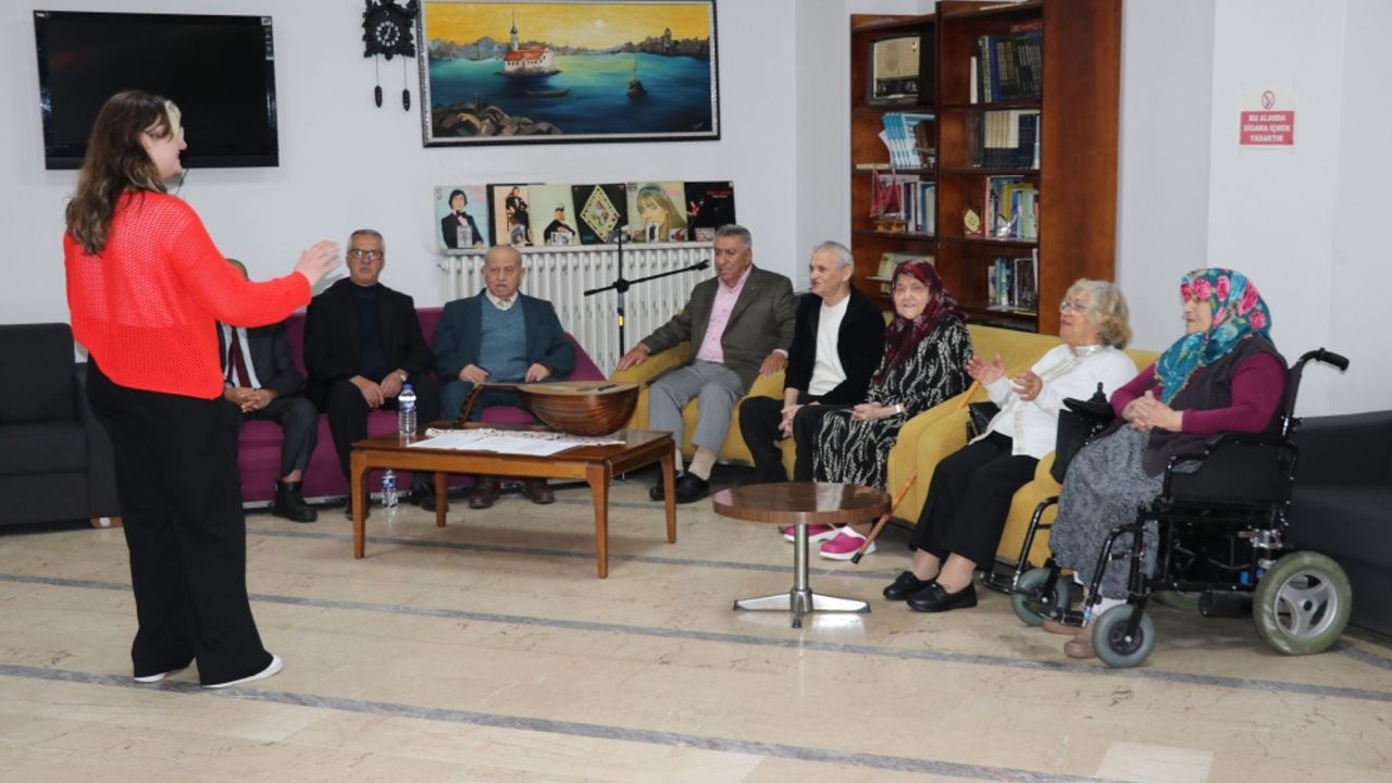 Karabük'te yaşlılar ile engelliler, spor, resim ve müzikle hayatın ritmini yakalıyor