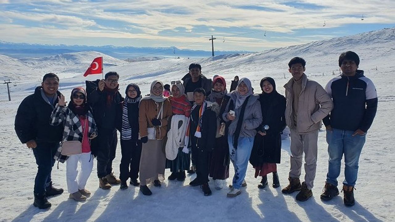 Endonezyalı turistler Kayseri Erciyes'e bayıldı