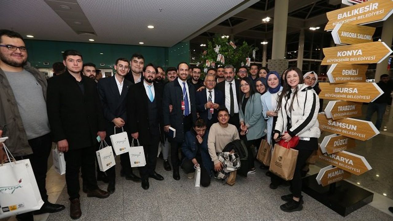 Kayseri Büyükşehir'e Ulaştırma Bakanı'ndan övgü