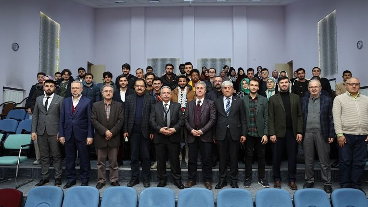 Mustafa Yalçın ilahiyat öğrencileriyle bir araya geldi