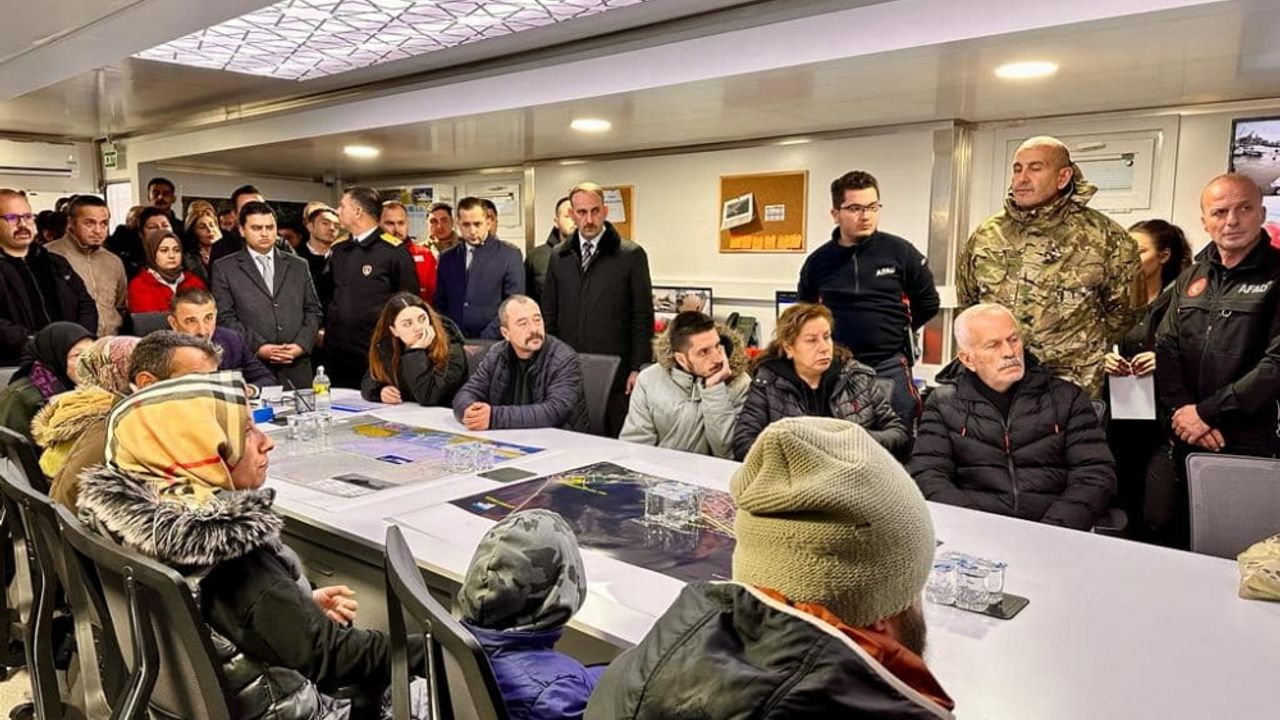 Zonguldak'ta batan geminin kayıp 7 personelinin aileleri arama çalışmalarıyla ilgili bilgilendirildi