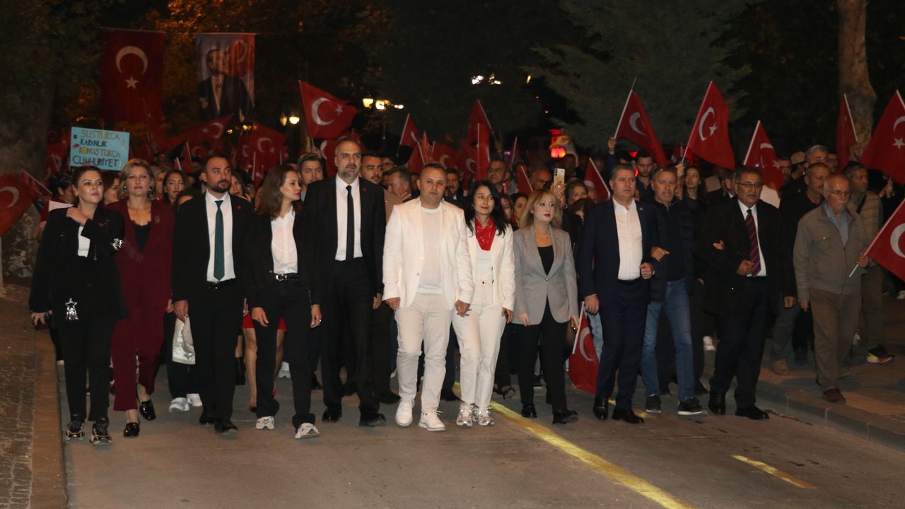 Amasya'da 'Cumhuriyet' yürüyüşü yapıldı