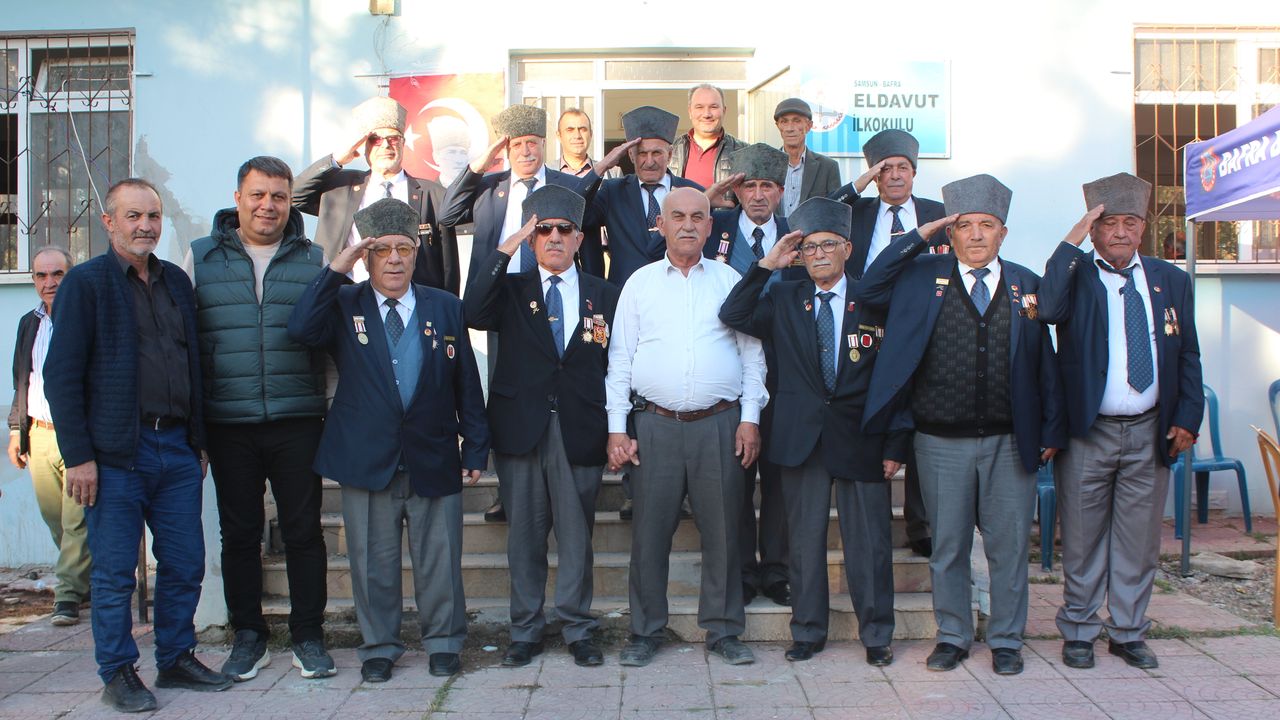 Bafra ilçesinde kırsal mahallede Cumhuriyet'in 102. yılı kutlandı