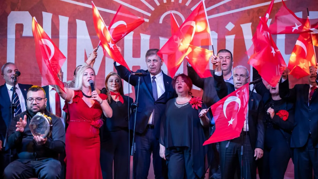 Başkan Tugay: İzmir Cumhuriyetin kuruluşunun kentidir