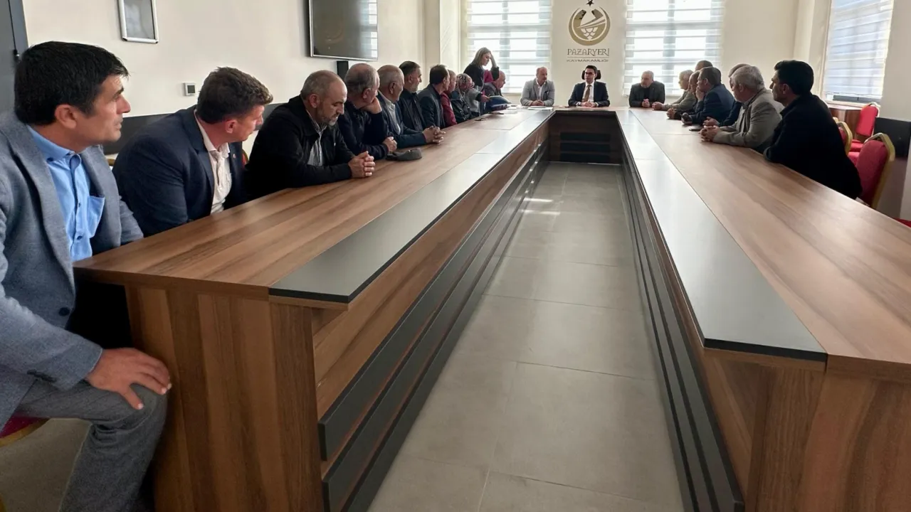 Bilecik Pazaryeri'nde muhtarlarla buluşma