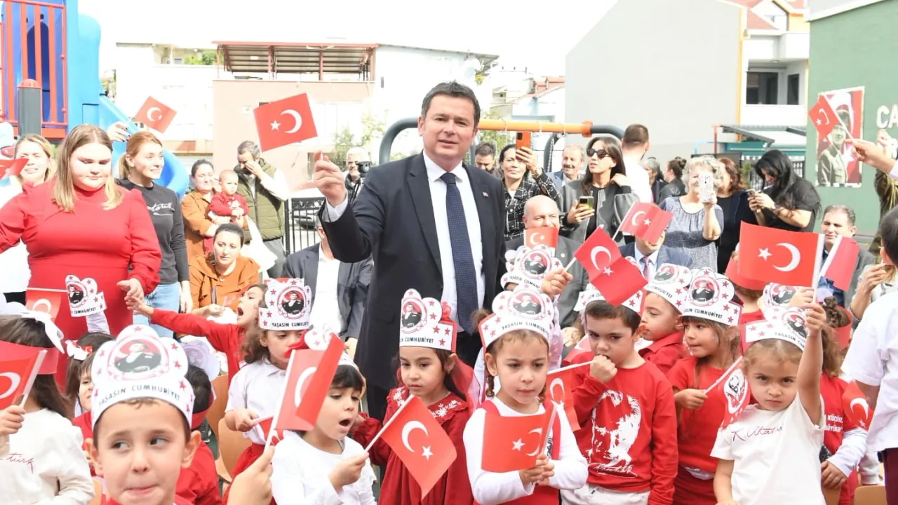 Bursa Osmangazi Belediyesi'nin kreşlerinde Cumhuriyet coşkusu