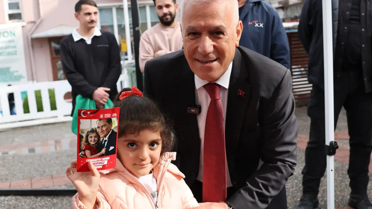 Bursalılar Atatürk ile aynı karede