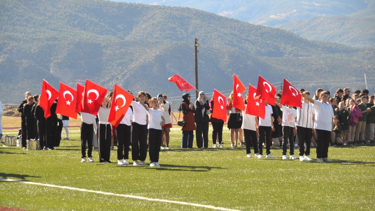 Çorum'un ilçelerinde 29 Ekim Cumhuriyet Bayramı törenle kutlandı
