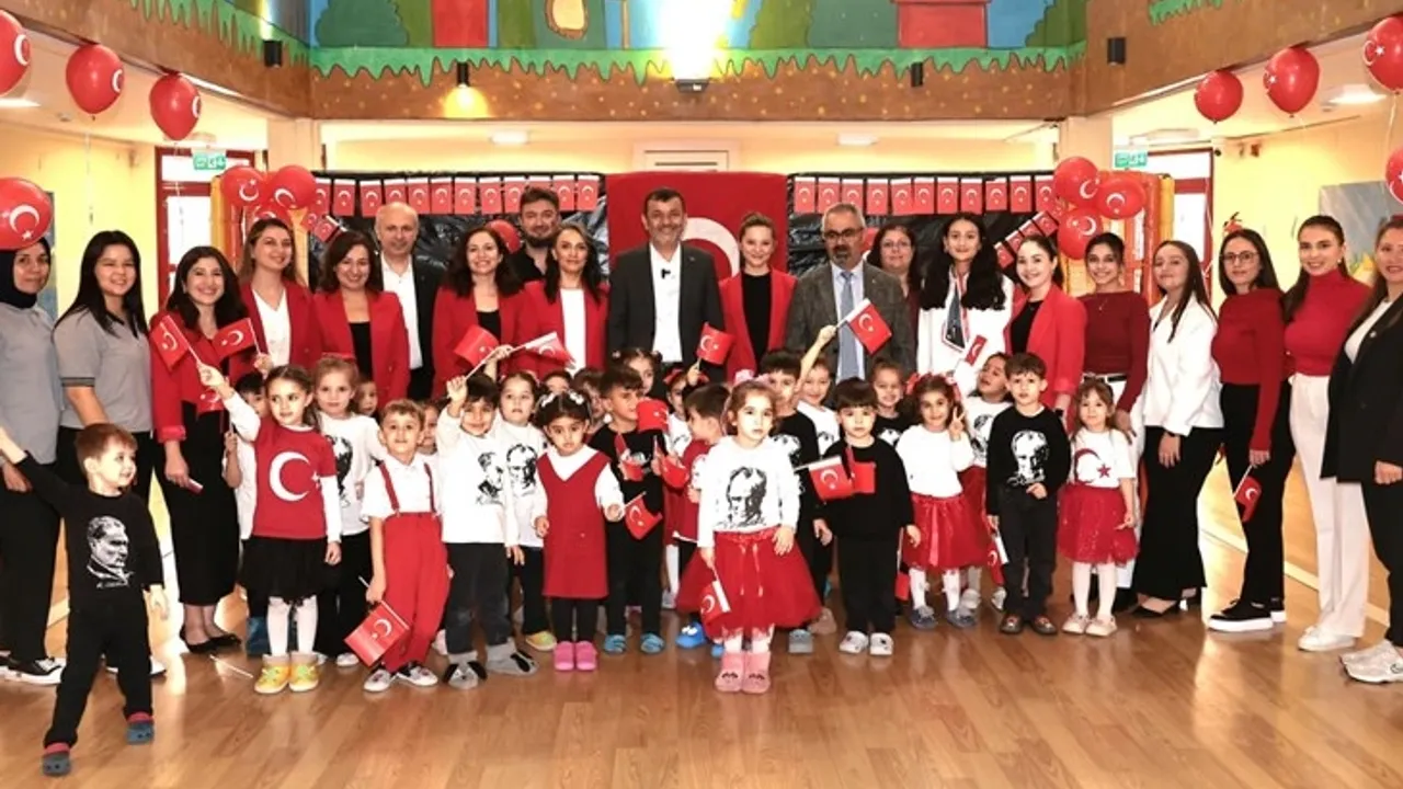 Denizli Büyükşehir'in Güneşli Günler'inde Cumhuriyet sevinci