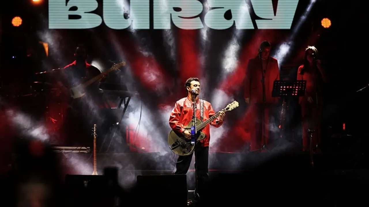 Denizli'de Cumhuriyet coşkusu Buray konseriyle zirveye ulaştı