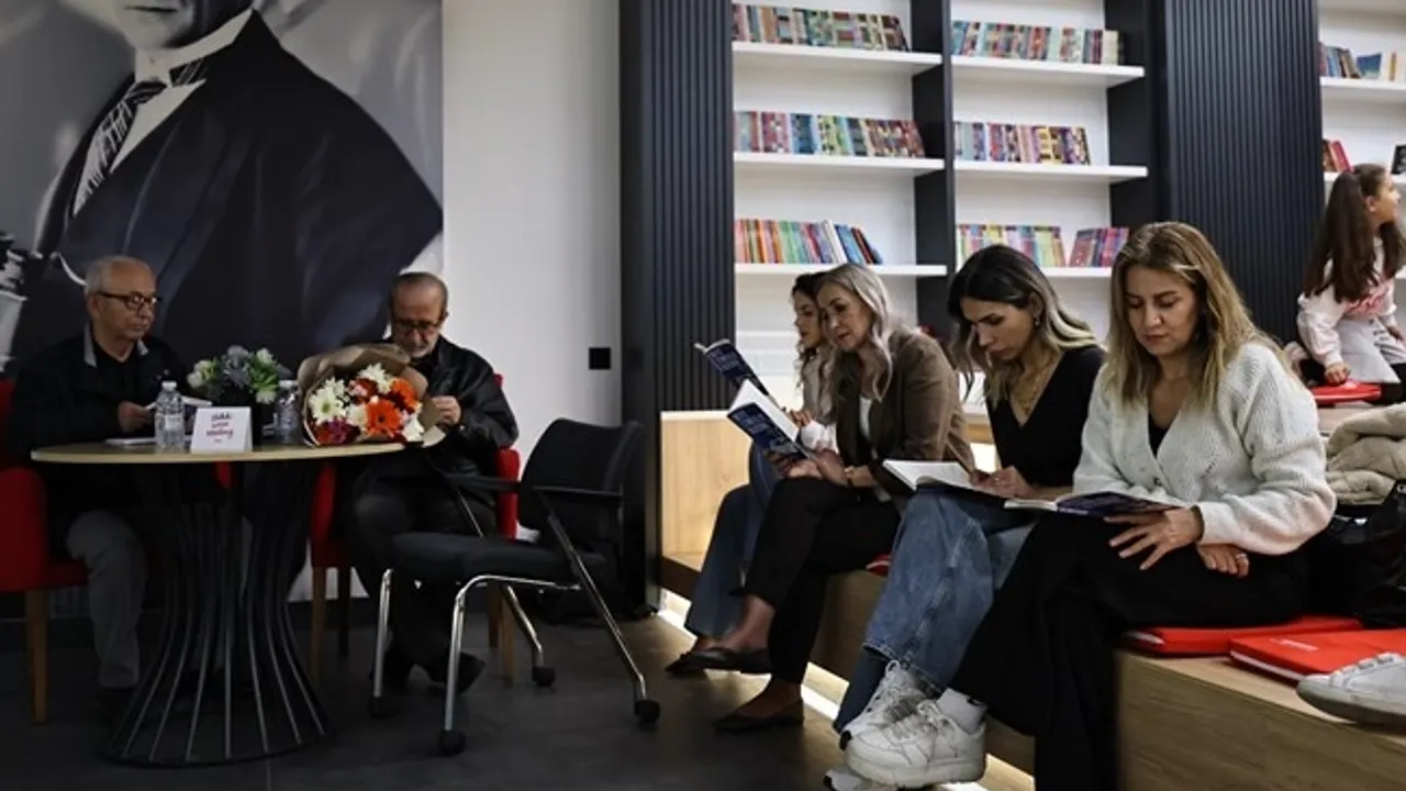 Denizli'de Cumhuriyet coşkusu 'Sessiz Okuma' ile taçlandı