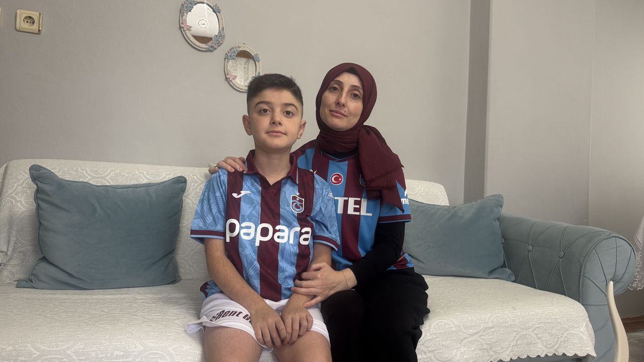 DMD hastası Yavuz Berkay, futbol oynama hayali kurduğu Onuachu ile sahaya çıktı