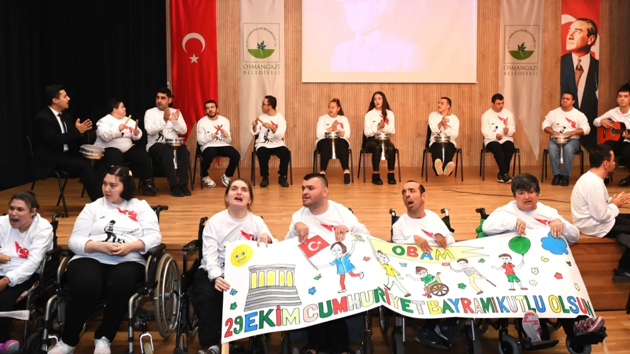 Engelli bireyler Bursa Osmangazi'de Cumhuriyet Bayramını kutladı