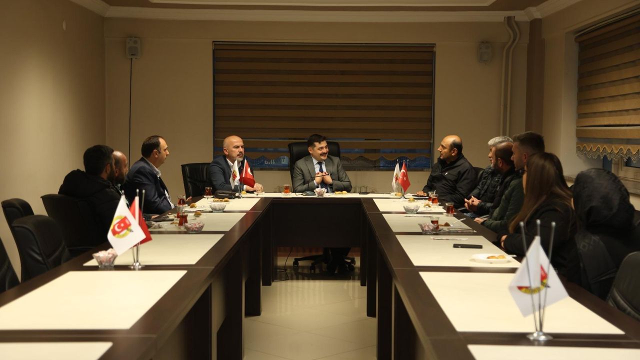 İletişim Başkanlığı Erzincan Bölge Müdürü Akkaya, Bayburt'ta gazetecilerle buluştu