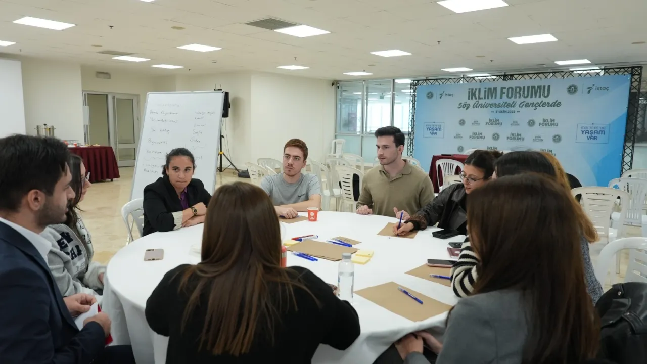 İstanbul Maltepe'de gençler iklim için buluştu