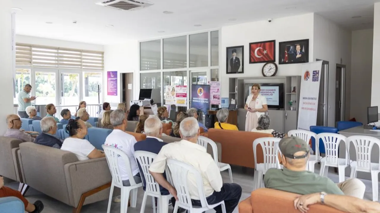 Mersin'de emekli evi üyelerine farkındalık eğitimi