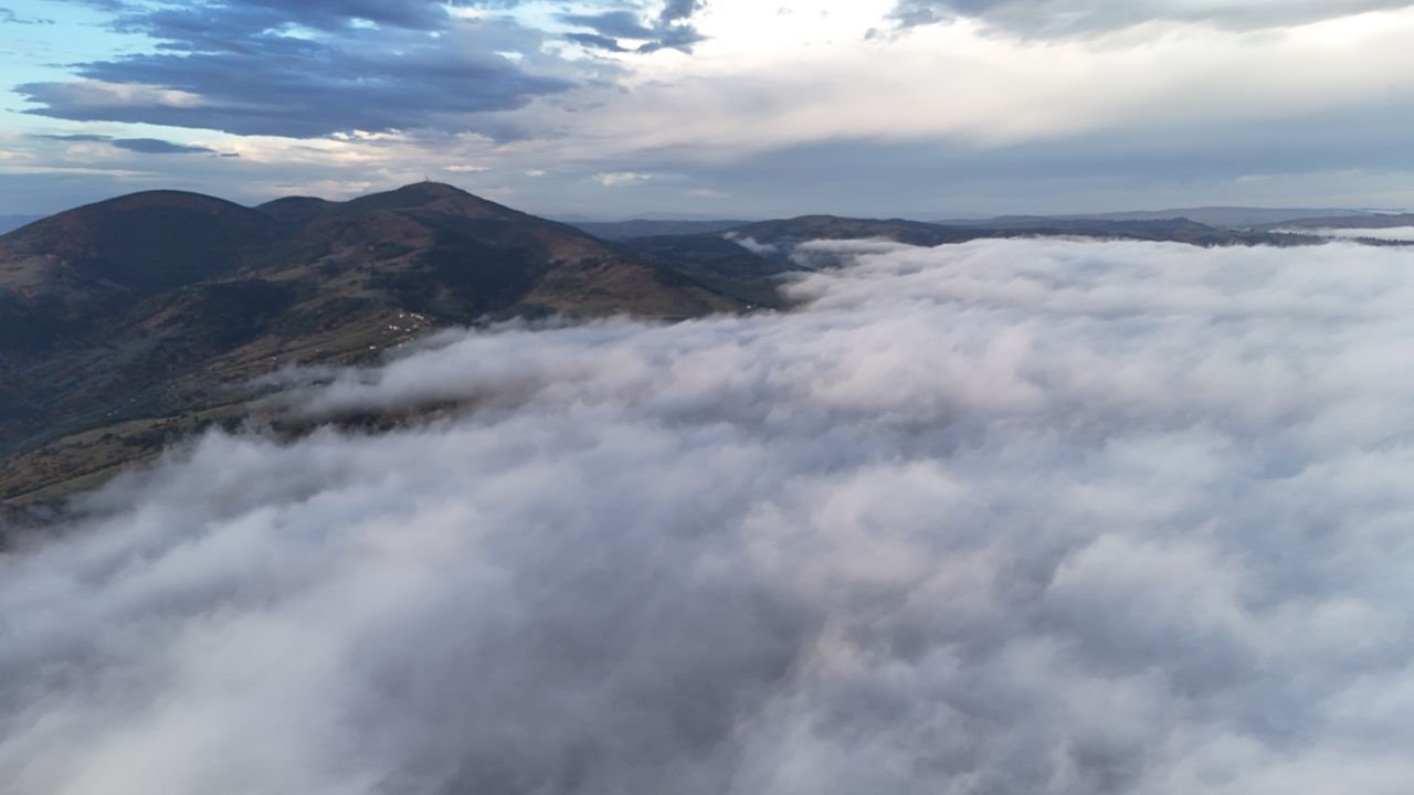 Samsun'da 1650 rakımlı Dürtmen Dağı'ndaki 'sis denizi' dronla görüntülendi