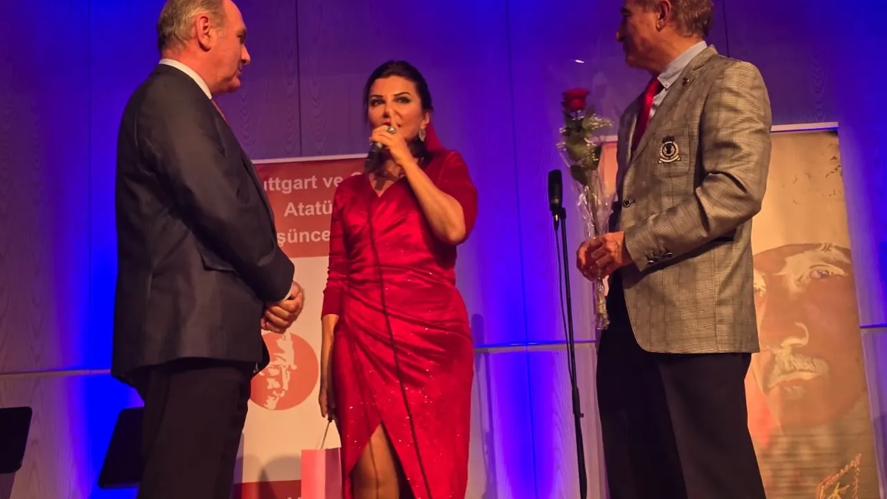 Stuttgart'ta Cumhuriyet'in 102. Yılı coşkuyla kutlandı