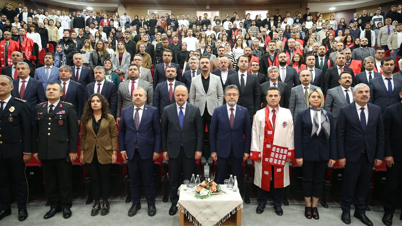 Tarım ve Orman Bakanı Yumaklı, Kastamonu Üniversitesinin akademik yıl açılışında konuştu: