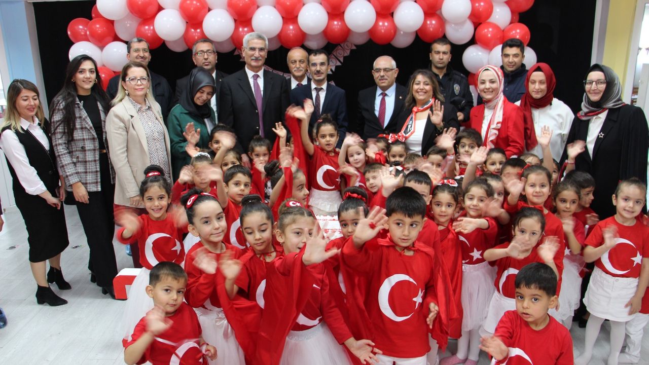 Tokat'ta anaokulu öğrencileri 29 Ekim Cumhuriyet Bayramı'nı kutladı