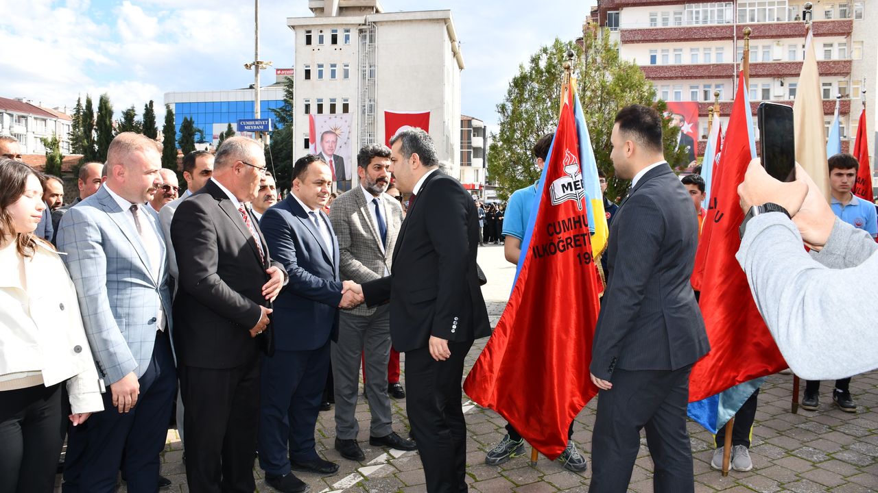 Vezirköprü'de 29 Ekim Cumhuriyet Bayramı kutlanıyor