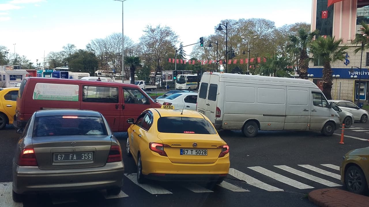 EREĞLİ'DE TRAFİK PERT!..