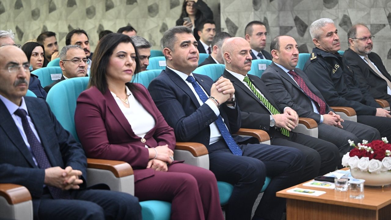 Düzce'de 'Siber Zorbalıkla Mücadelede Ortak Strateji Çalıştayı' başladı