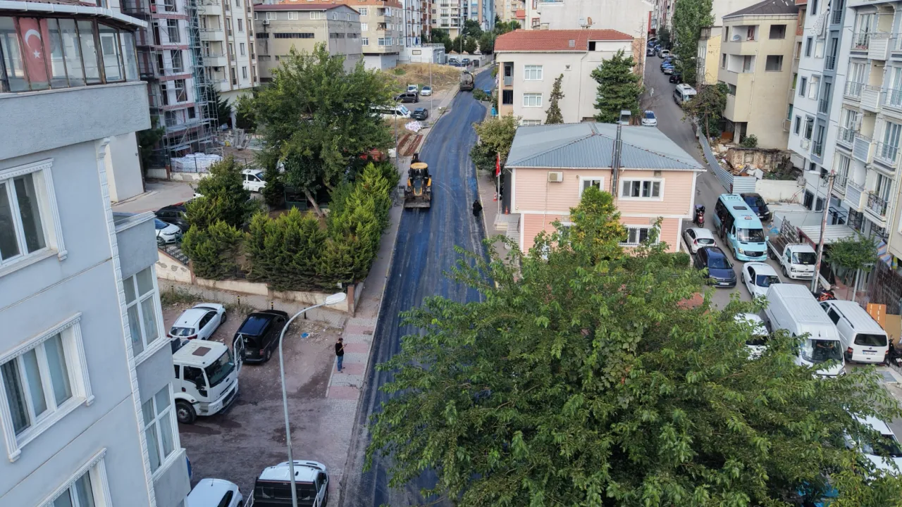 İstanbul Maltepe'de yol yenileme çalışmaları devam ediyor