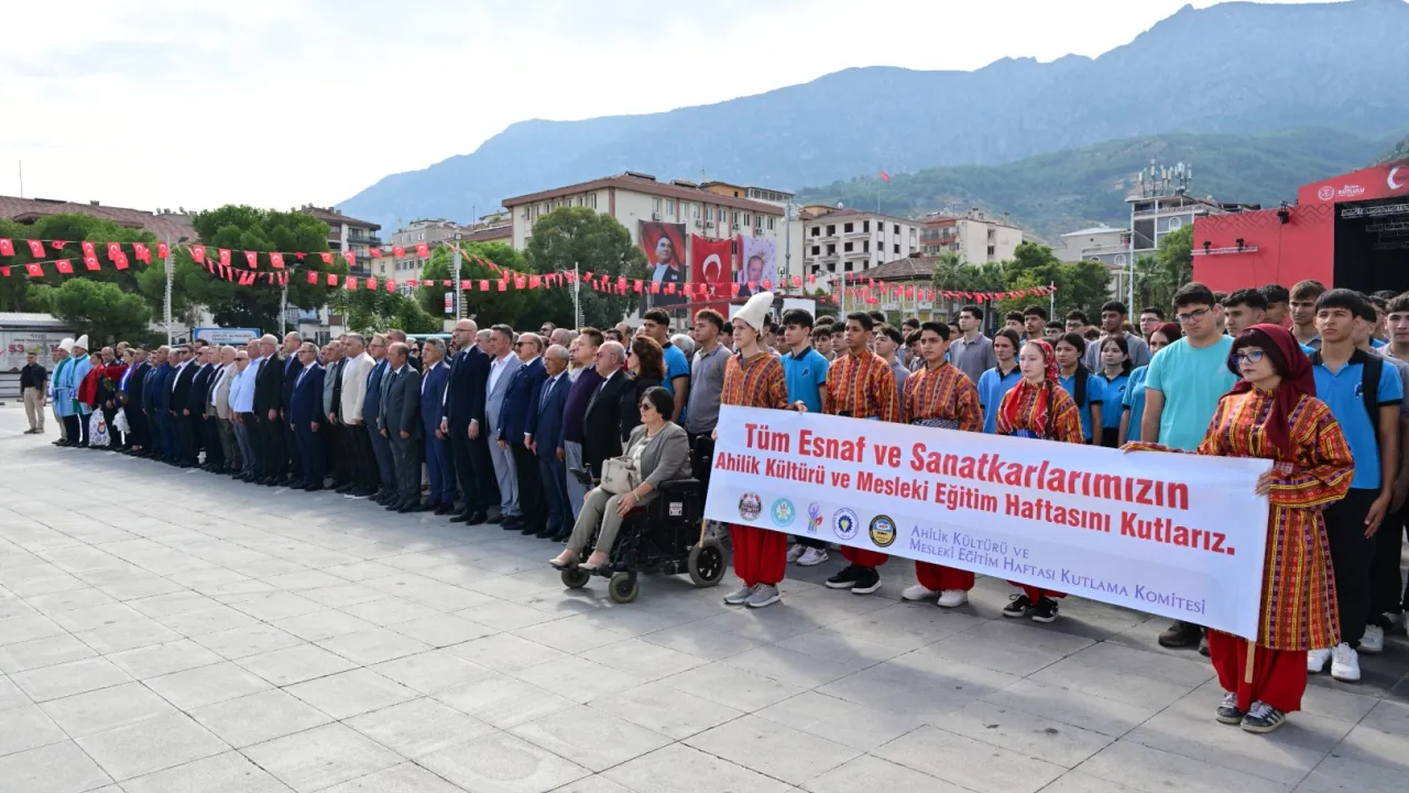 Manisa'da Ahilik Kültürü ve Mesleki Eğitim Haftası kutlanıyor