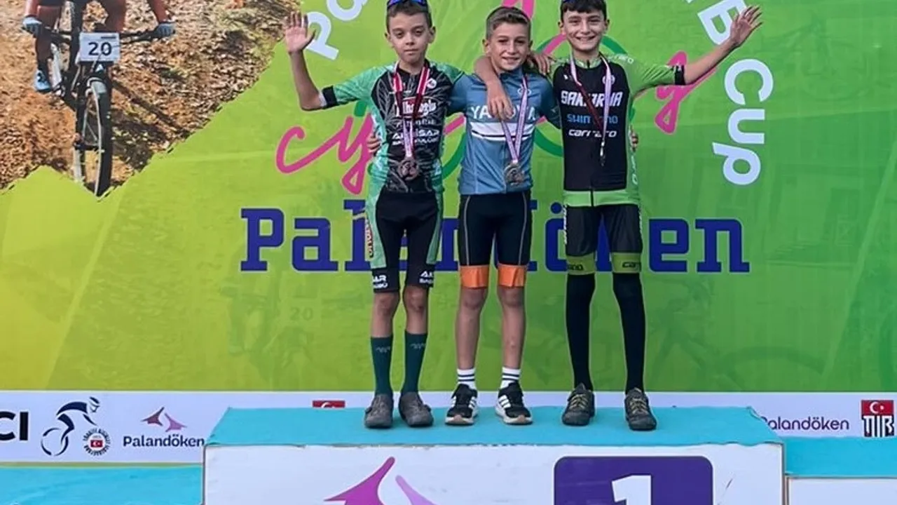 Büyükşehir Sporcularından Gururlandıran Başarı