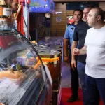 Antalya zabıtasından kaldırım işgallerine sıkı denetim