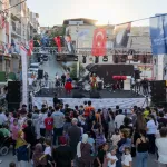 İzmir'de mahalle kültürü yeniden canlanıyor