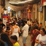 Ayvalık'ta üretici ve el emeği pazarı renk katıyor