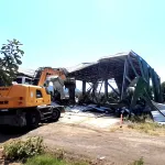 Bursa Osmangazi'de tarım alanına kaçak yapılan depo yıkıldı