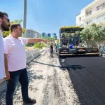 İzmir Narlıdere'de asfalt mesaisi