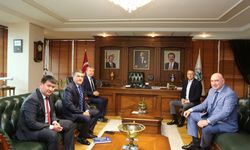 Kazakistan Büyükelçisi Sapiyev, Ordu TSO Başkanı Karlıbel'i ziyaret etti