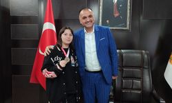 Türkiye Boks Şampiyonası'nda üçüncü olan genç sporcudan Başkan Akgül'e ziyaret