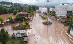 Bartın'da sel sularının çekildiği bölgelerde temizliğe başlandı