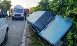 Samsun'da otomobil hendeğe devrildi, 3 kişi yaralandı