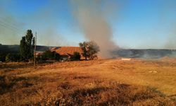 Çorum'da tarım arazisindeki anız yangınına müdahale ediliyor