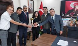Bayat Kaymakamı Seher Söyler, şampiyon voleybolcuları kabul etti