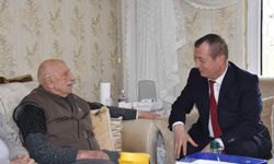 Karabük'te protokol üyeleri yaşlılara ziyarette bulundu