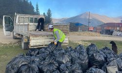 Kümbet Yaylası'nda yaklaşık 2 ton çöp toplandı