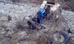 Sinop’ta uçuruma devrilen traktörün sürücüsü ağır yaralandı