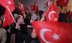 Tokat Valisi Hatipoğlu, Cumhuriyet Bayramı'nı şiirle kutlayan kadınları ziyaret etti