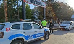 Yeniçağa'da polis okul önlerinde denetim yapıyor