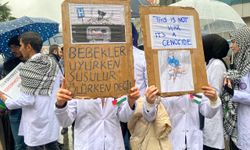 Hekimler ve sağlık çalışanları Gazze için "sessiz yürüyüş" yaptı