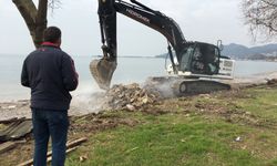 Karadeniz Ereğli'de sahil bandında temizlik çalışmaları sürüyor
