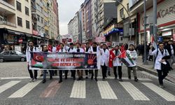 Rize'de doktor adayları, Trabzon'da çocuklar Gazze için yürüdü