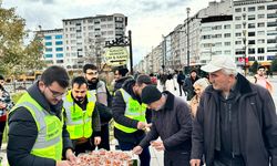 Sivas'ta AK Parti Artvin Gençlik Kolları Başkanı İslamoğlu için lokma dağıtıldı